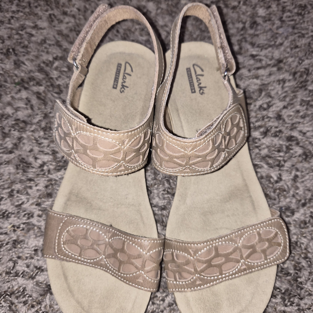 EUC Clarks Women's Tan Sandals